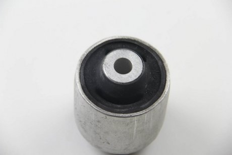 Фото сайлентблок переднего нижнего рычага Audi A4 04-09/A6 04-11 (задний) ASMETAL 38AU0222 Сайлентблок переднего нижнего рычага Audi A4 04-09/A6 04-11 (задний) ASMETAL 38AU0222