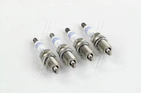 Комплект свечей (цена за 4шт).) BOSCH 0242240860