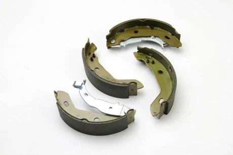 Фото колодки ручного тормоза W168 97-04 (TRW) BREMSI GF0304 Колодки ручного тормоза W168 97-04 (TRW) BREMSI GF0304