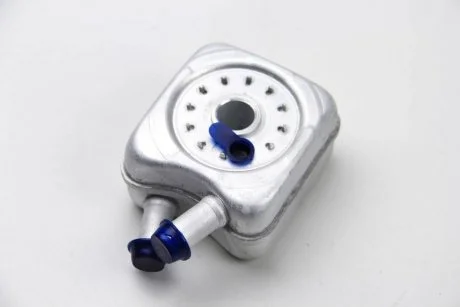Фото радіатор масла 2.5TDI LT 96-06/T4 98-03/Crafter 06- (під фільтр) BSG BSG 90-506-003 Радіатор масла 2.5TDI LT 96-06/T4 98-03/Crafter 06- (під фільтр) BSG BSG 90-506-003