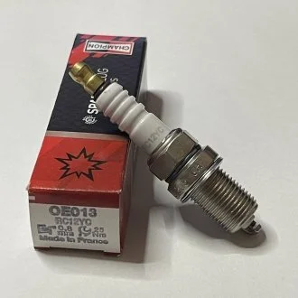 Свічка запалення CHAMPION OE013T10