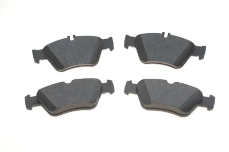 Колодки гальмівні передні W202/210 Delphi LP1588