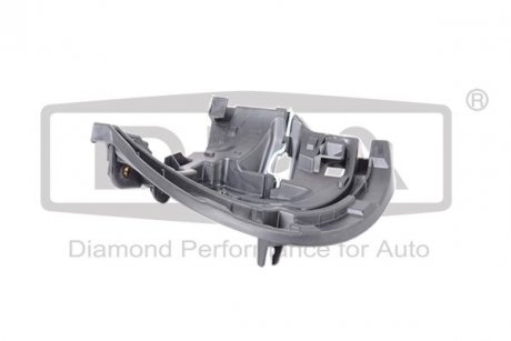 Кронштейн крепления фары правый VW Beetle (11-) DPA 99411778202