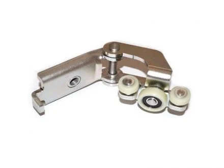 Направляюча середня правих дверей з роликами DB Sprinter/LT 1995- (з кронштейном) FAST FT95529