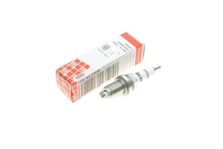 Фото 1 - свічка запалювання FEBI 13524 Свічка запалювання FEBI 13524 (фото 1)