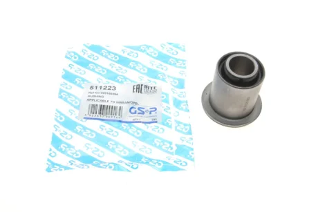 Сайлентблок переднего рычага (снизу/спереди) Nissan Opel Renault 98- GSP 511223