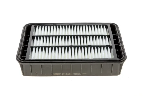 Фильтр воздушный Mitsubishi Lancer X 08-/Outlander XL 07-/Citroen C4 2.0 11- HENGST FILTER E1146L