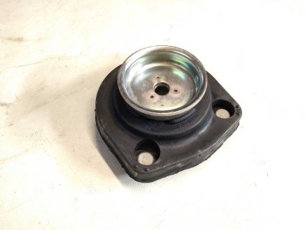 Опорна подушка зад. права Hyundai Tucson 04-,Elantra 01- /Kia Sportage 04- Hyundai/Kia/Mobis 553201F000