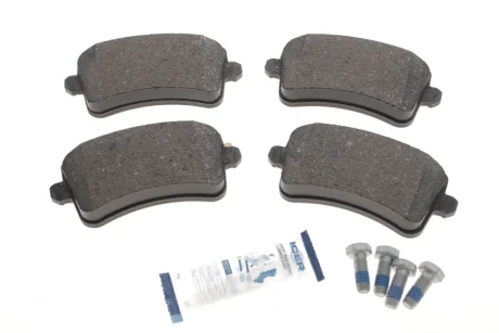 Комплект тормозных колодок (дисковых).) ICER 181835