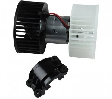 Фото моторчик пічки BMW 3 (E46)/X3 (E83) M43/M47/M54/M57/N42/N46 1.6-3.2 97-11 JP GROUP 1426100400 Моторчик пічки BMW 3 (E46)/X3 (E83) M43/M47/M54/M57/N42/N46 1.6-3.2 97-11 JP GROUP 1426100400