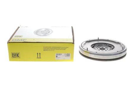 Двомасовий маховик LuK 415 0272 10