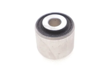 Сайлентблок переднього важеля MEYLE 1004070082