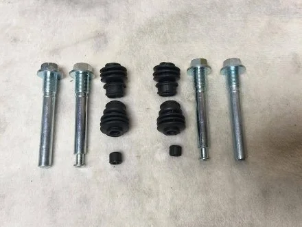 Болт суппорта, к-т 2 шт + 2 пыльника Mopar 5191272AA