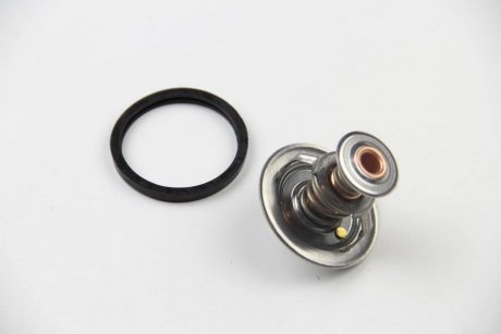 Термостат Volvo F10/F12/Saab 900 I/9000/Nissan Primera 2.0-2.7i 84- (82 C) MOTORAD 2065-82