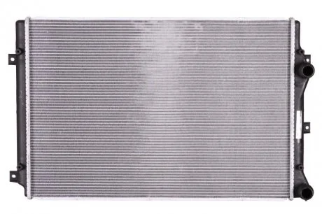 Радіатор двигуна (акпп/мкпп, з водяним охолодженням интеркулера) VW JETTA IV 1.4H 04.11-12.17 NISSENS 65339