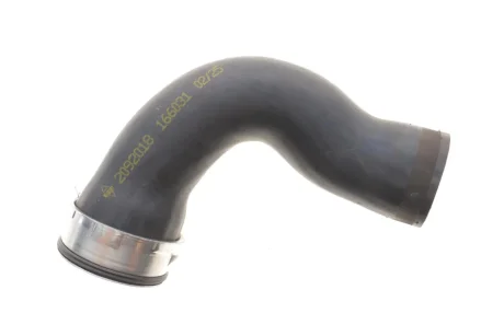 Шланг інтеркулера Лів (Верх/Зі сторони двигуна, діаметр 49мм, довжина 250мм, чорний) AUDI A3, SKODA OCTAVIA I, VW BORA I, GOLF IV 1.9D 08.00-06.06 NRF 166031
