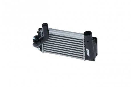 Інтеркулер TOYOTA AURIS 1.4D 03.07-09.12 NRF 30922