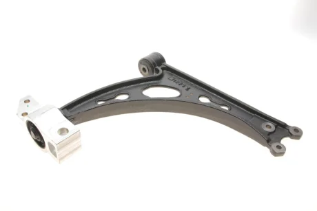 Важіль правий Touran,Octavia,Caddy без кульовий опори SKF VKDS321007