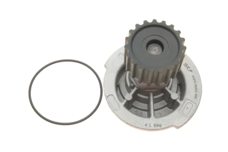 Помпа води NUBIRA 1.5,1.6 DOHC SKF VKPC90402