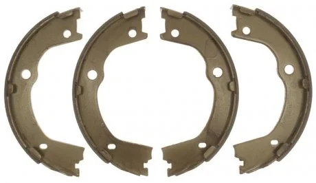 Колодки тормозные (барабанные), к-кт. STARLINE BC01047