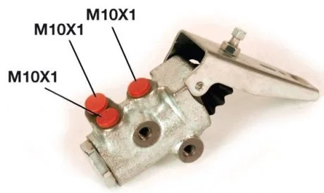 Фото гальмівний циліндр STARLINE BH ST384 Гальмівний циліндр STARLINE BH ST384