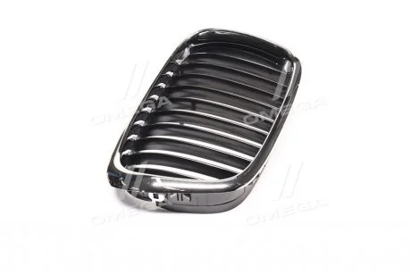 Фото решетка в капоте прав. BMW 5 E39 TEMPEST 0140089990 Решетка в капоте прав. BMW 5 E39 TEMPEST 0140089990