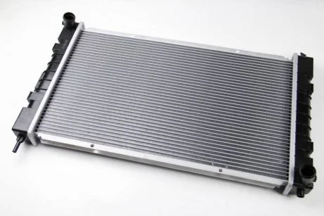 Фото радіатор THERMOTEC D7ME007TT Радіатор THERMOTEC D7ME007TT