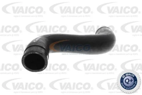 Шланг інтеркулера (Випускна сторона) SEAT CORDOBA, IBIZA III, SKODA FABIA I, FABIA I PRAKTIK, VW POLO IV 1.9D 01.00- VAICO V104668